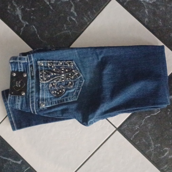 Miss Me | Fleur De Lis Signature Embellished Skinny SlimStretchy Jean, 7"rize - Picture 1 of 8